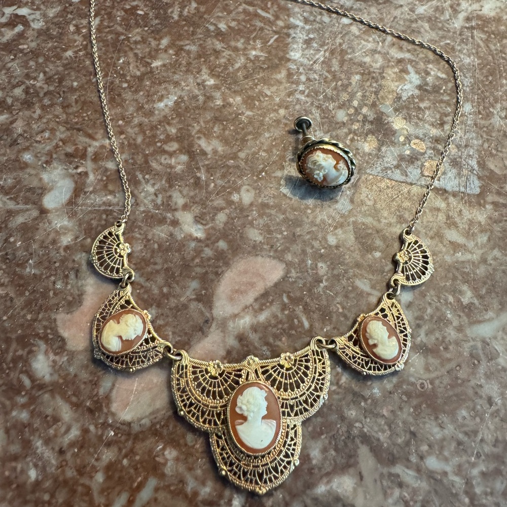 ANTIQUE VICTORIAN 10K GOLD SHELL CAMEO PENDANT NECKLACE & One Clip On Earring